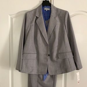 Kasper 3pc Pantsuit